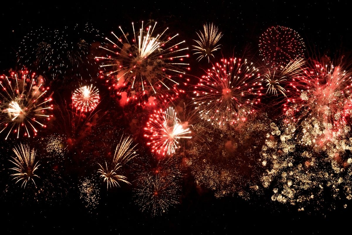 fireworks at Baytowne Wharf