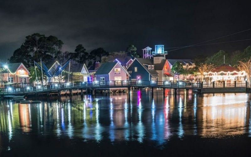 shops at The Village of Baytowne Wharf